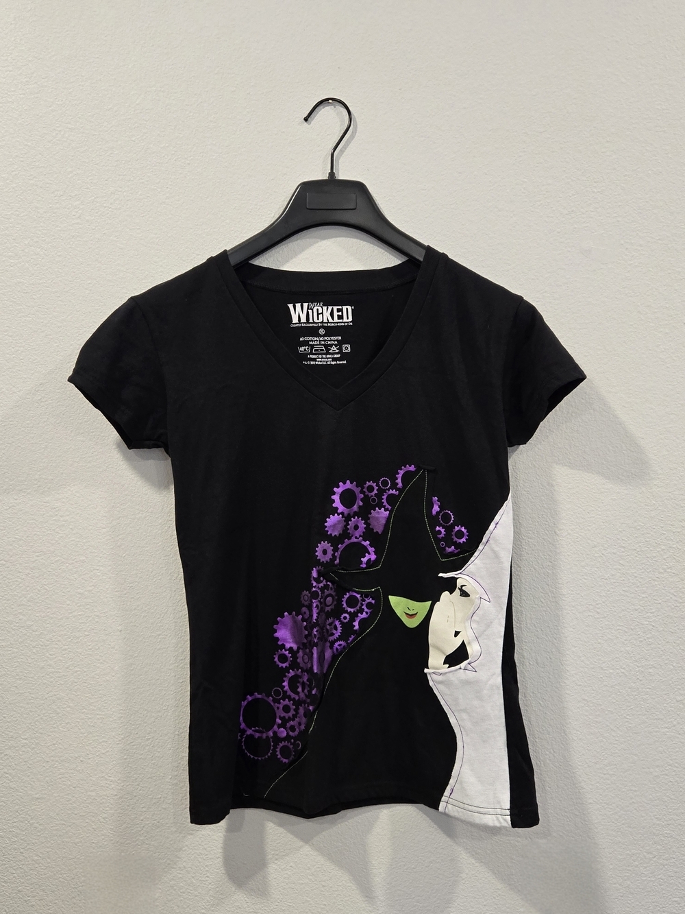 Wicked Musical Women's Black Graphic V-Neck Tee XL